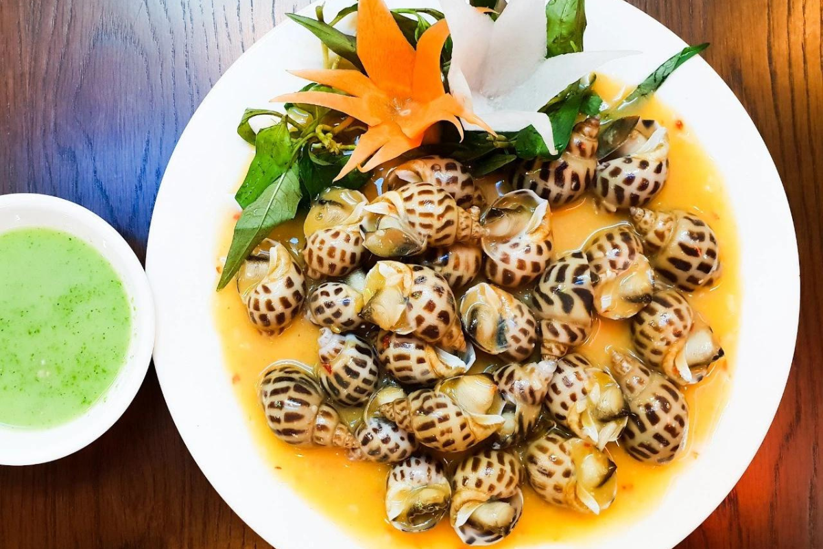 Stir-fried snails